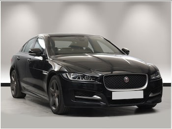 Used Jaguar XE 2017 for sale - 76436394: Photo