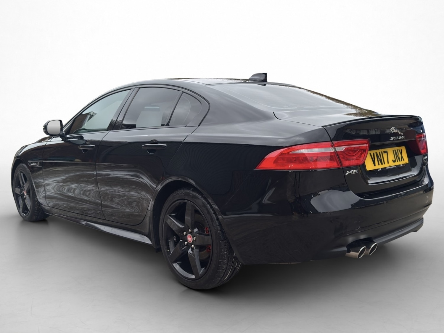 Used Jaguar XE 2017 for sale - 76436394: Photo 3
