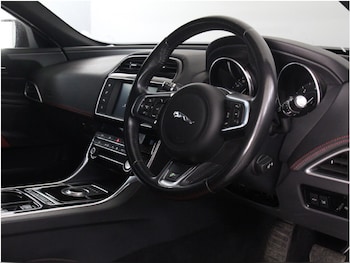 Used Jaguar XE 2017 for sale - 76436394: Photo