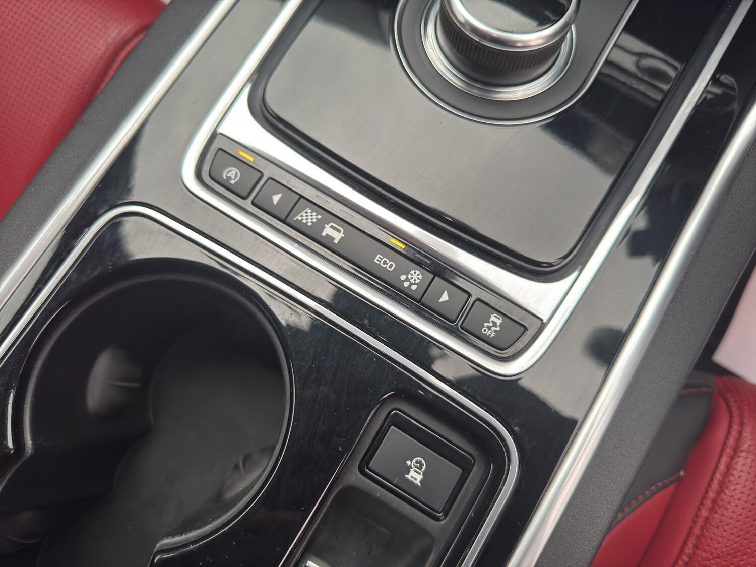 Used Jaguar XE 2017 for sale - 76436394: Photo 43