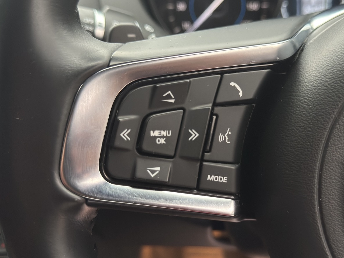 Used Jaguar XE 2017 for sale - 76436394: Photo 46