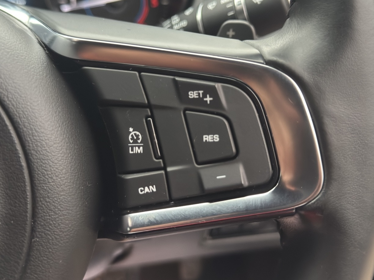 Used Jaguar XE 2017 for sale - 76436394: Photo 52