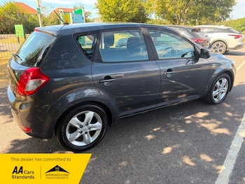 Used Kia Ceed 2010 for sale - 79266266: Photo