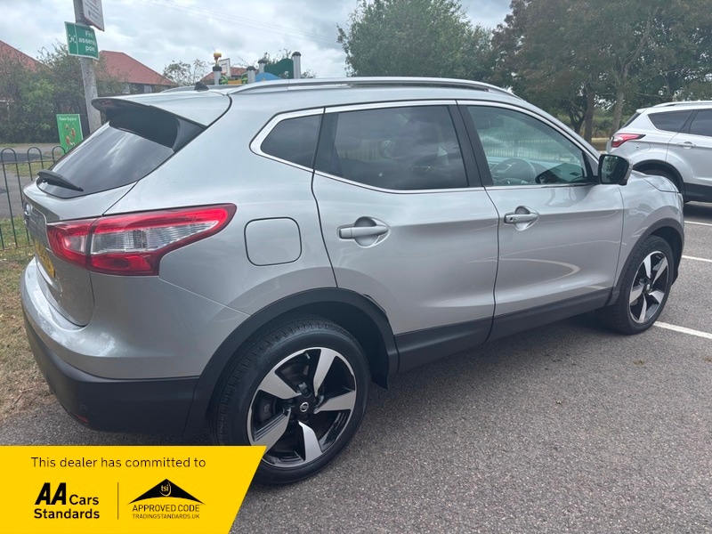 Used Nissan Qashqai 2016 for sale - 76559685: Photo 4