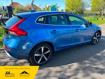 Used Volvo V40 2016 for sale - 78168135: Photo