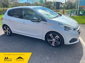 Used Peugeot 208 2015 for sale - 78140962: Photo