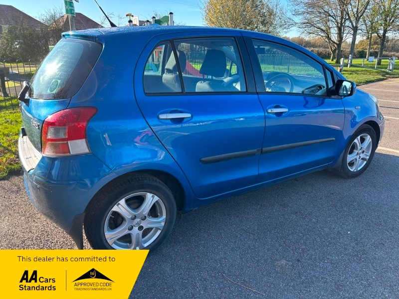 Used Toyota Yaris 2010 for sale - 76655614: Photo 4