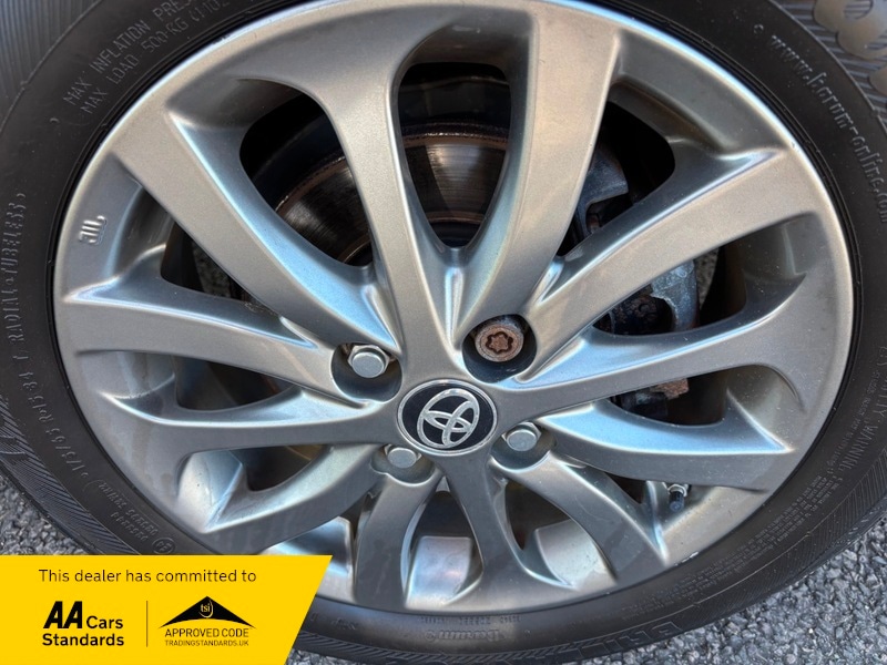 Used Toyota Yaris 2017 for sale - 77968109: Photo 12