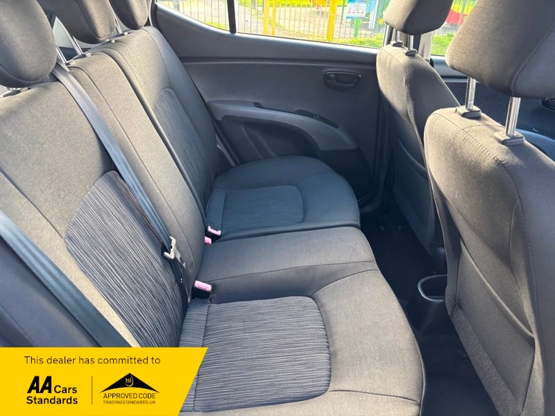 Used Hyundai i10 2011 for sale - 76570773: Photo 15