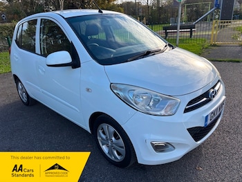 Used Hyundai i10 2011 for sale - 76570773: Photo