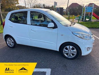 Used Hyundai i10 2011 for sale - 76570773: Photo