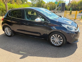 Used Peugeot 208 2016 for sale - 79450664: Photo