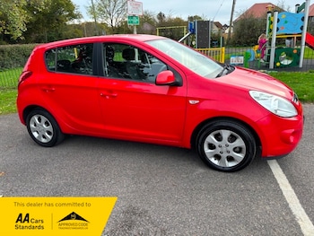 Used Hyundai i20 2010 for sale - 76430588: Photo