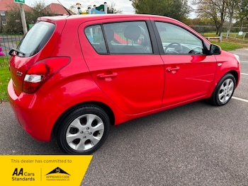 Used Hyundai i20 2010 for sale - 76430588: Photo