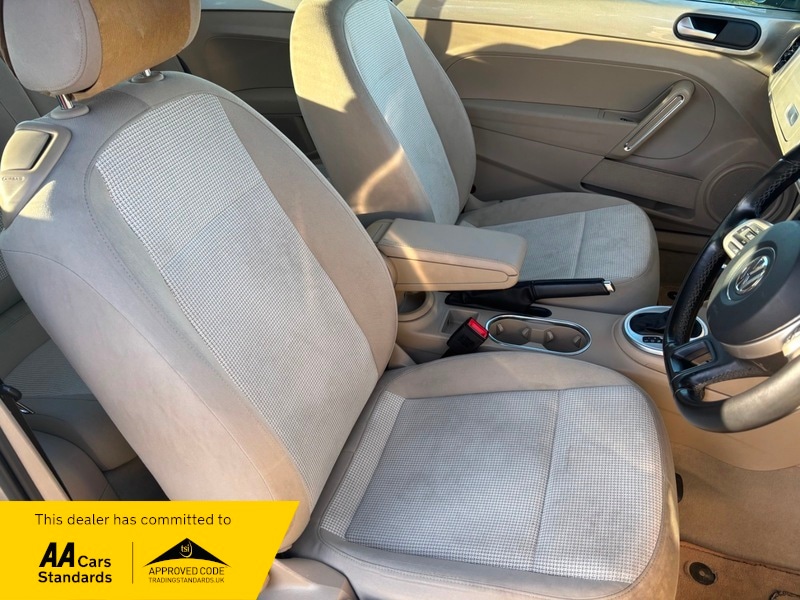 Used Volkswagen Beetle 2015 for sale - 77162071: Photo 13