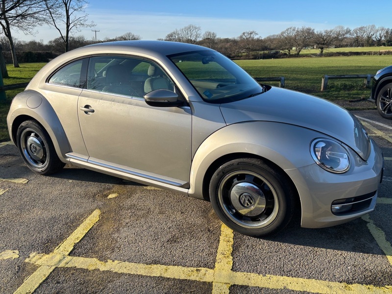 Used Volkswagen Beetle 2015 for sale - 77162071: Photo 2