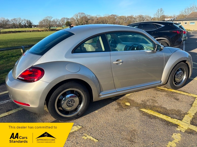 Used Volkswagen Beetle 2015 for sale - 77162071: Photo 3