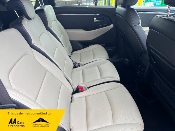 Used Kia Carens 2015 for sale - 75360024: Photo 16