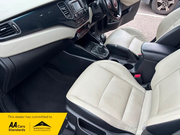Used Kia Carens 2015 for sale - 75360024: Photo 19