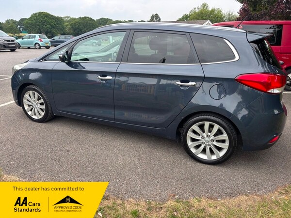 Used Kia Carens 2015 for sale - 75360024: Photo 8