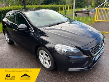 Used Volvo V40 2015 for sale - 78781710: Photo