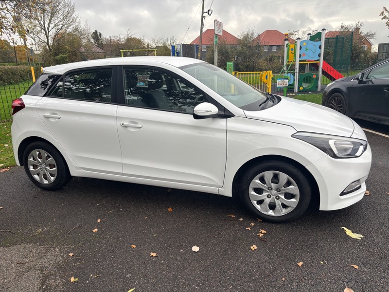 Used Hyundai i20 2015 for sale - 76497066: Photo 3