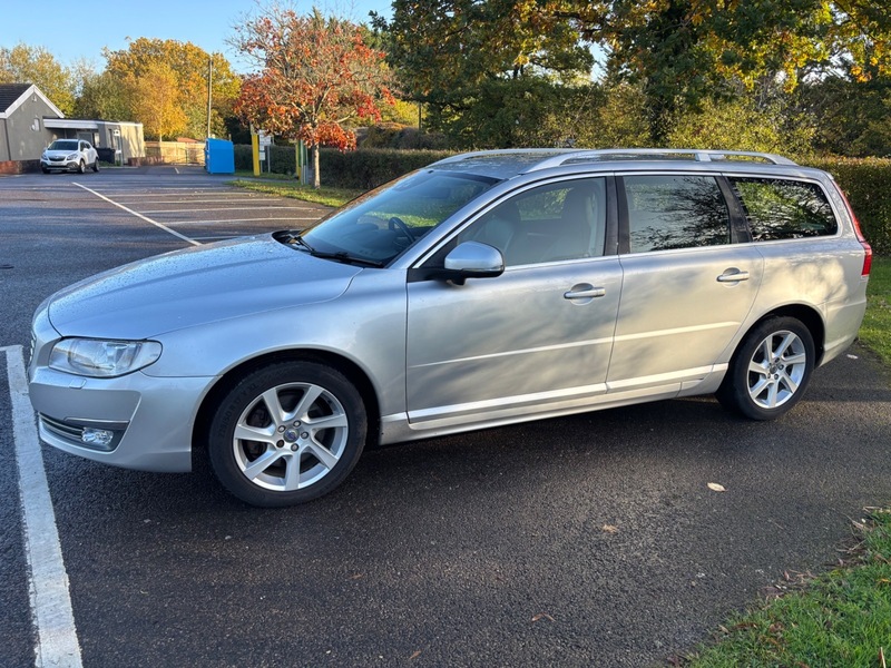 Used Volvo V70 2014 for sale - 76439691: Photo 9