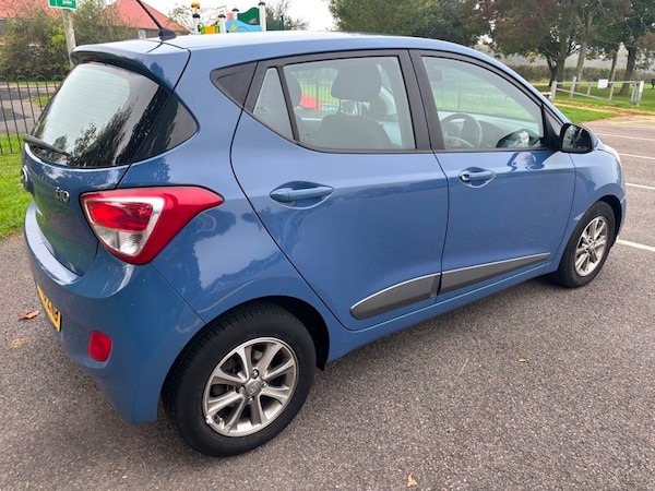 Used Hyundai i10 2016 for sale - 76148435: Photo 4