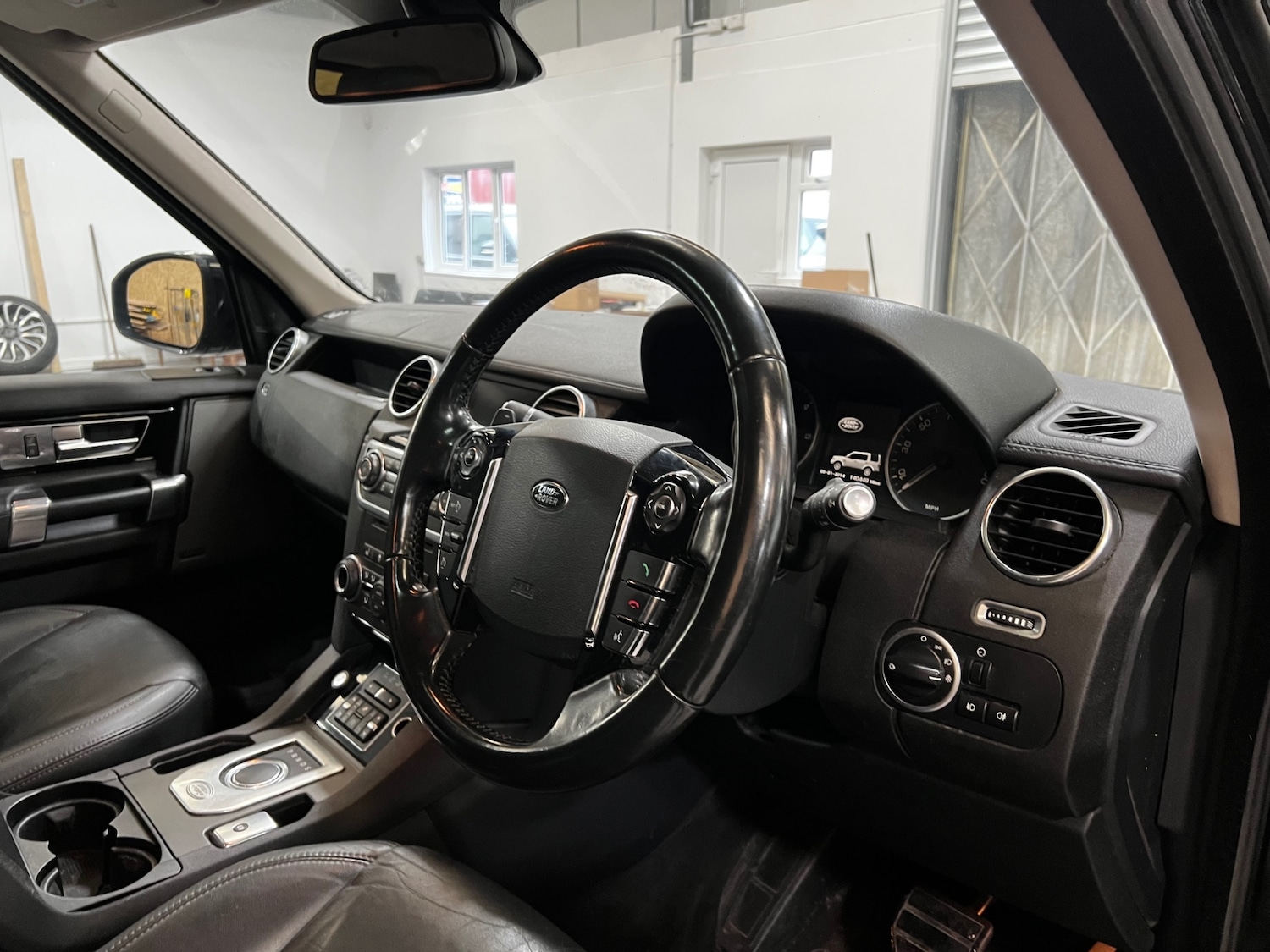 Used Land Rover Discovery 2015 for sale - 77421221: Photo 10