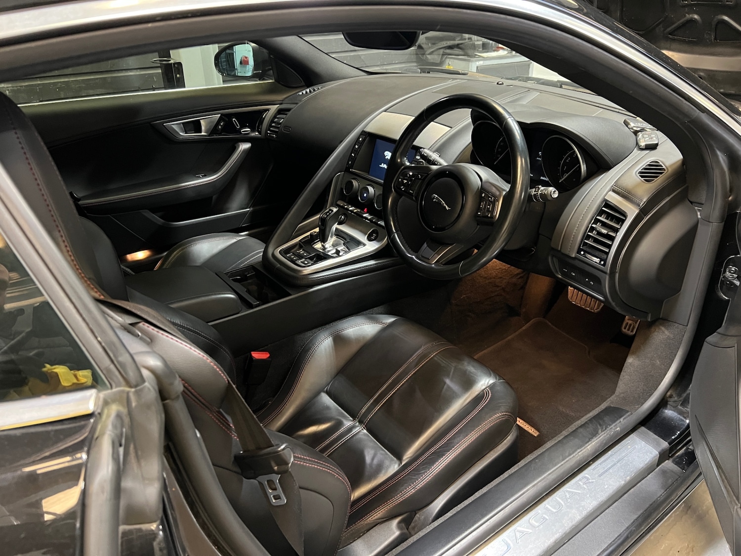 Used Jaguar F-Type 2017 for sale - 77896114: Photo 11