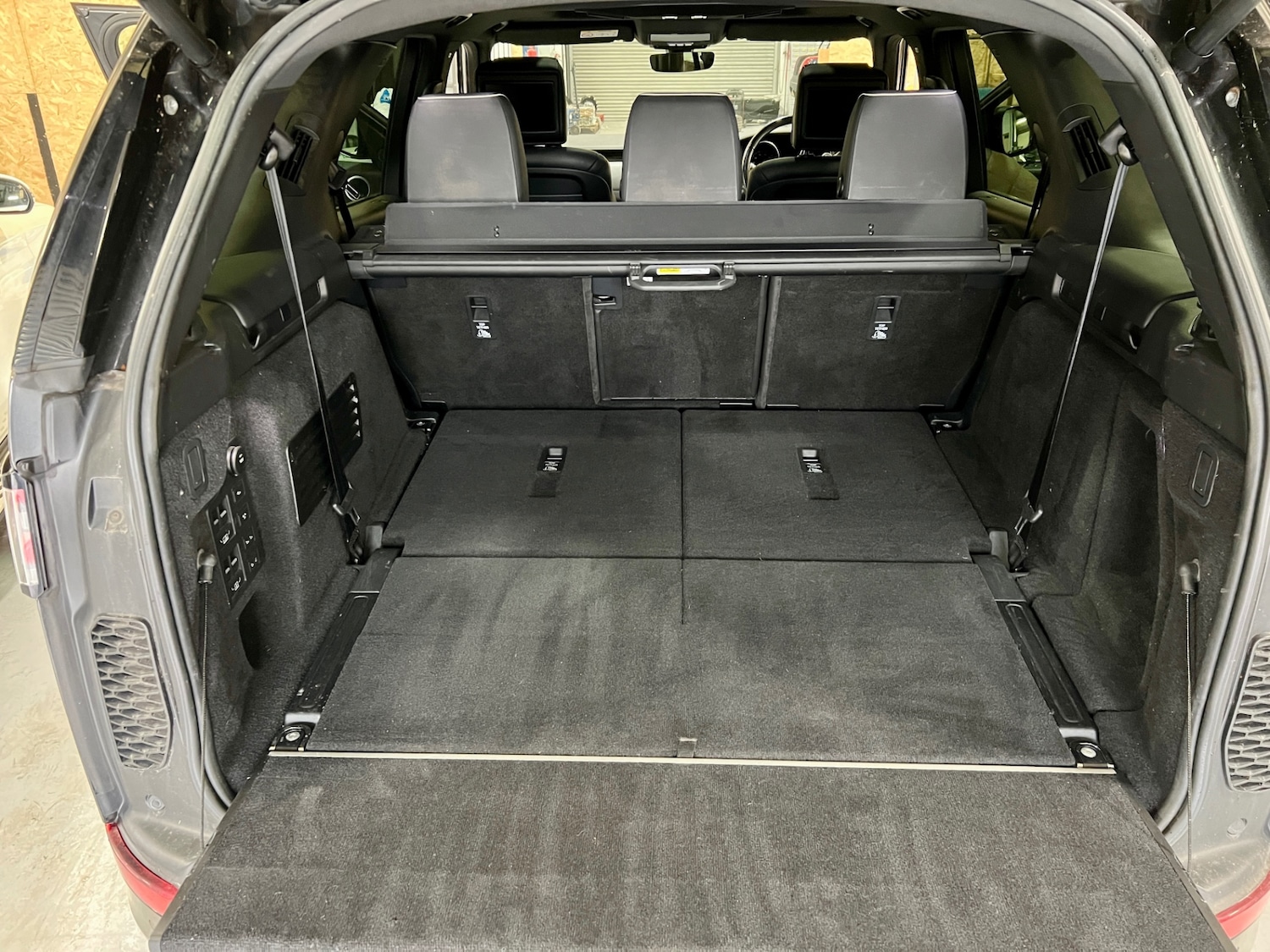 Used Land Rover Discovery 2017 for sale - 77350784: Photo 12