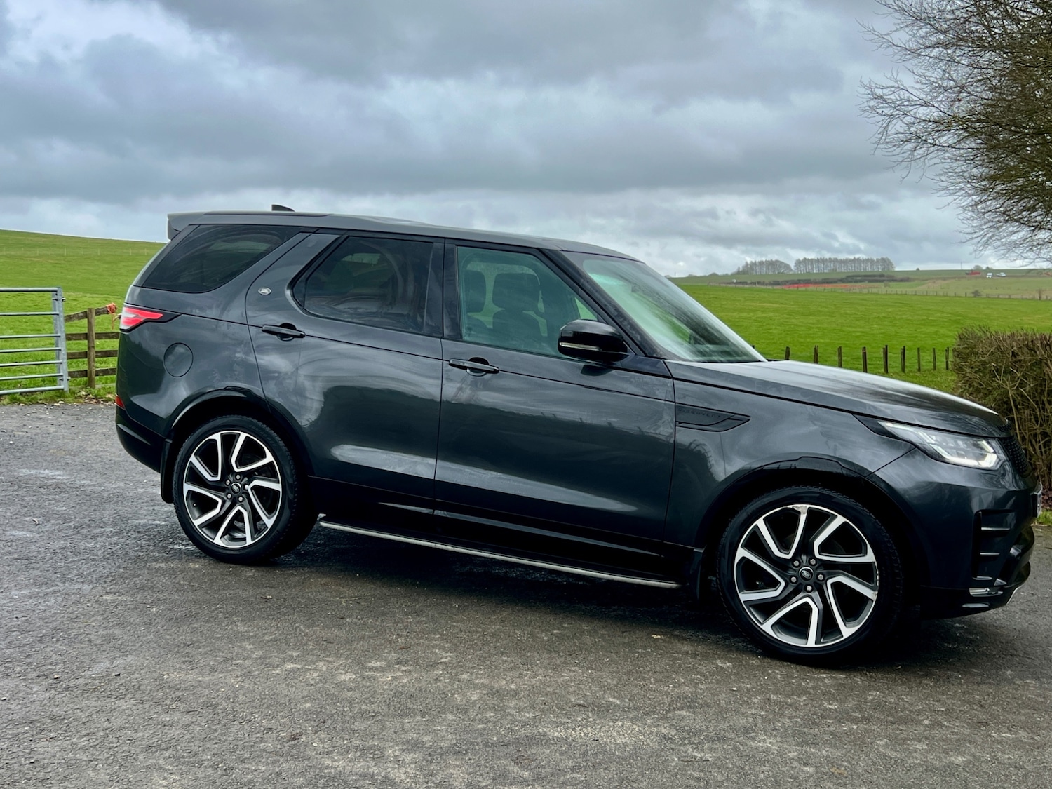 Used Land Rover Discovery 2017 for sale - 77350784: Photo 3