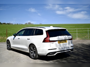 Used Volvo V60 2019 for sale - 78270501: Photo