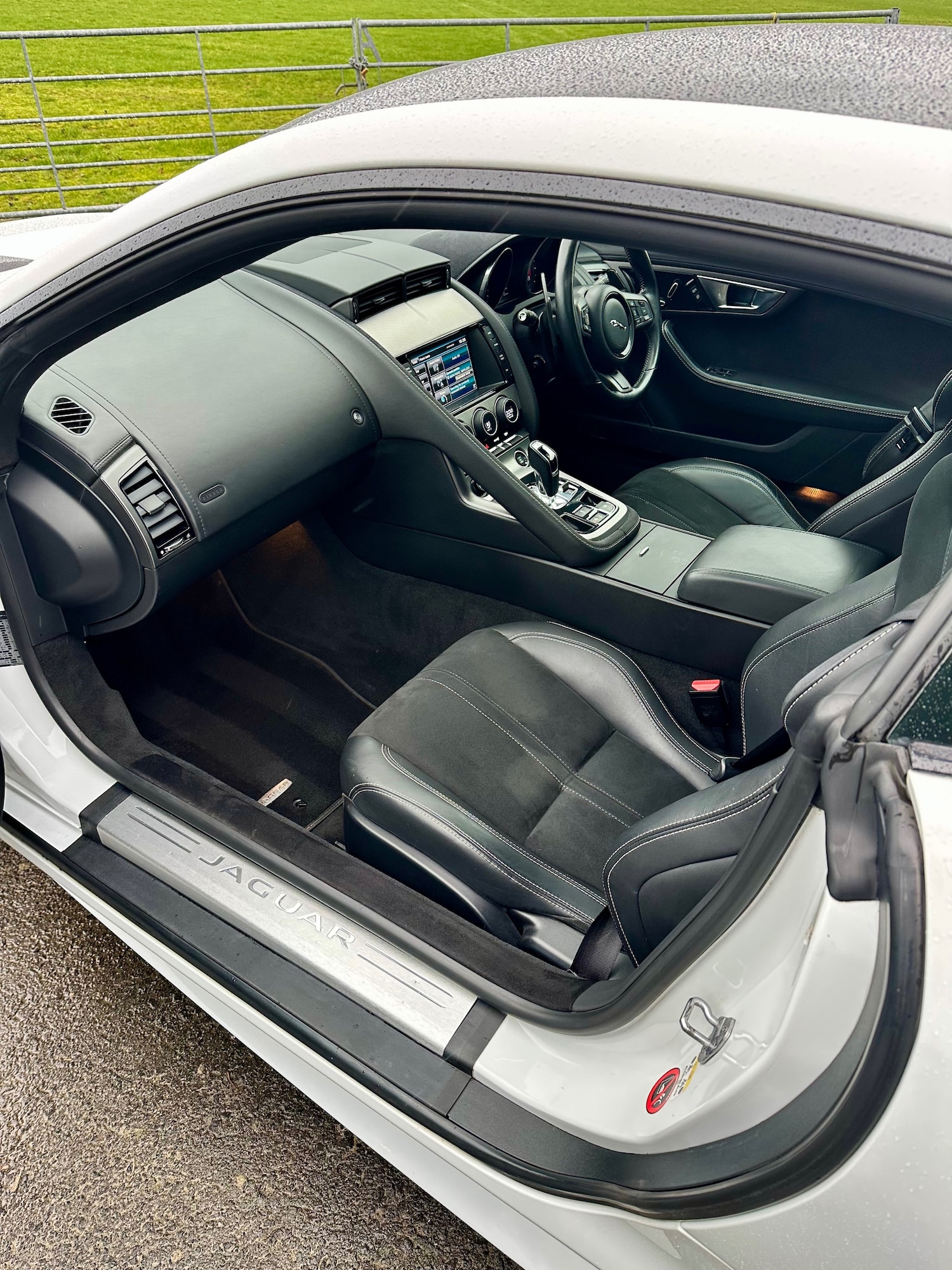 Used Jaguar F-Type 2014 for sale - 77686097: Photo 6