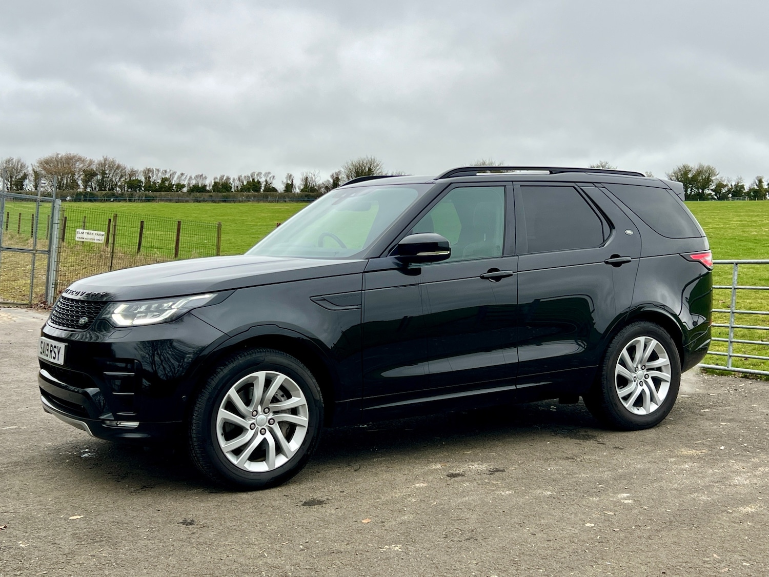 Used Land Rover Discovery 2019 for sale - 77618936: Photo 4