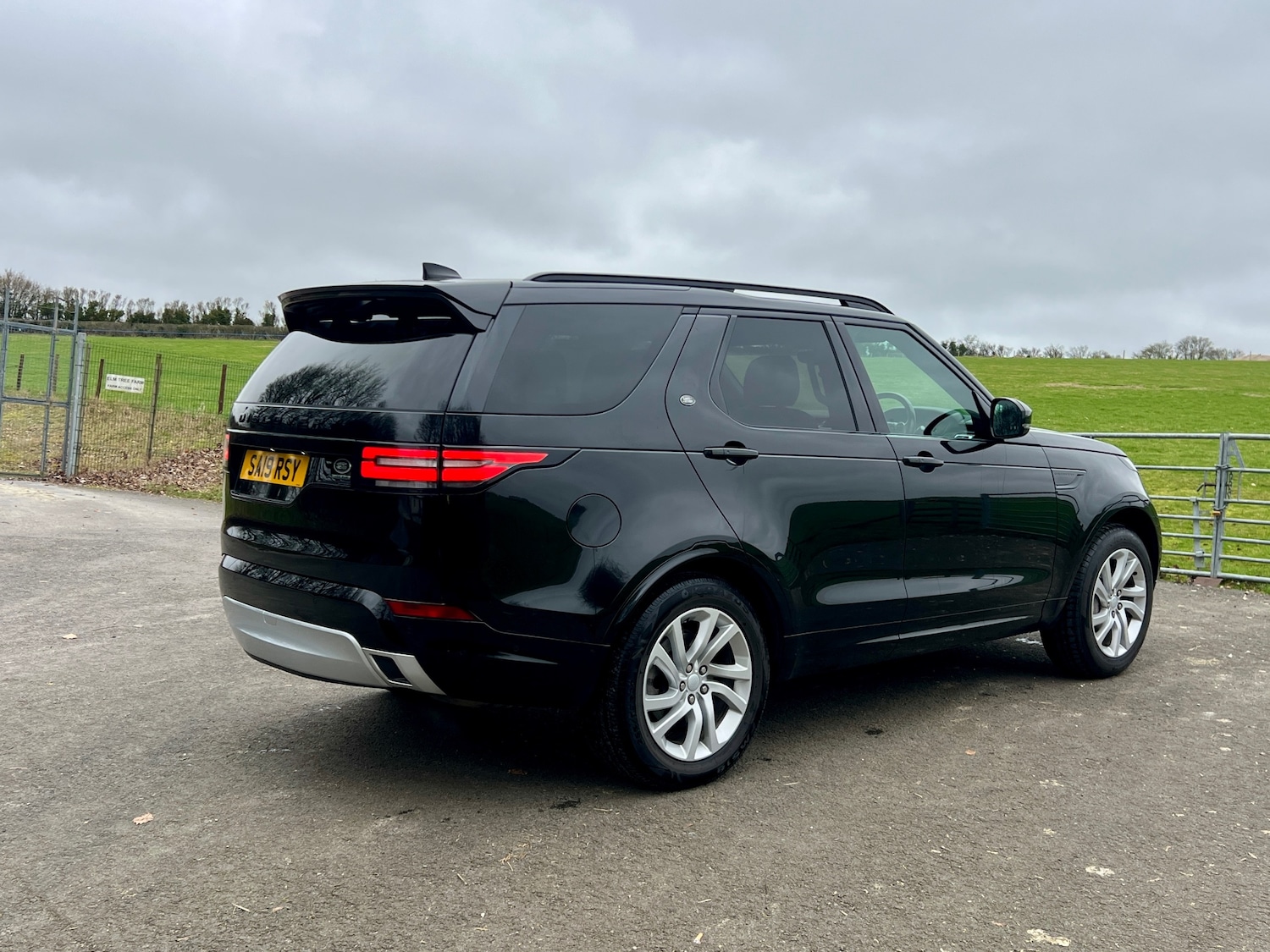 Used Land Rover Discovery 2019 for sale - 77618936: Photo 9