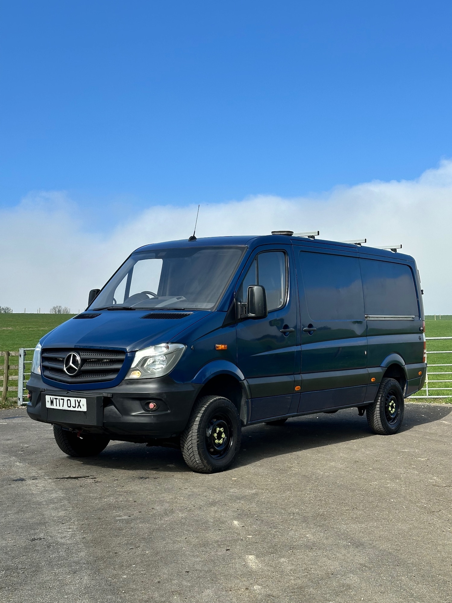 Used Mercedes-Benz Sprinter 2017 for sale - 77745384: Photo 2