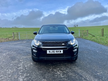 Used Land Rover Discovery Sport 2016 for sale - 77350777: Photo