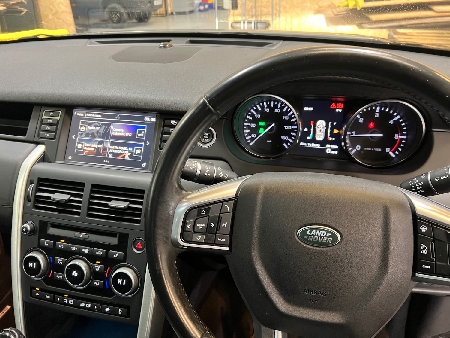 Used Land Rover Discovery Sport 2016 for sale - 77350777: Photo 8