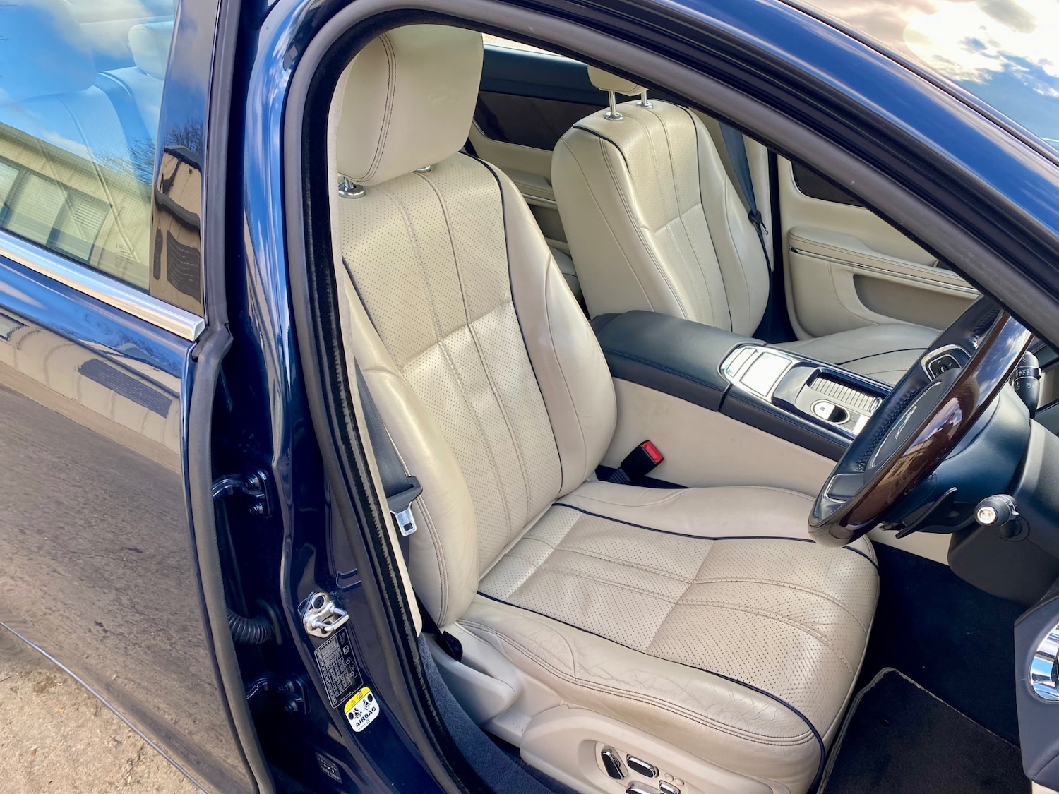 Used Jaguar XJ 2012 for sale - 76985228: Photo 10