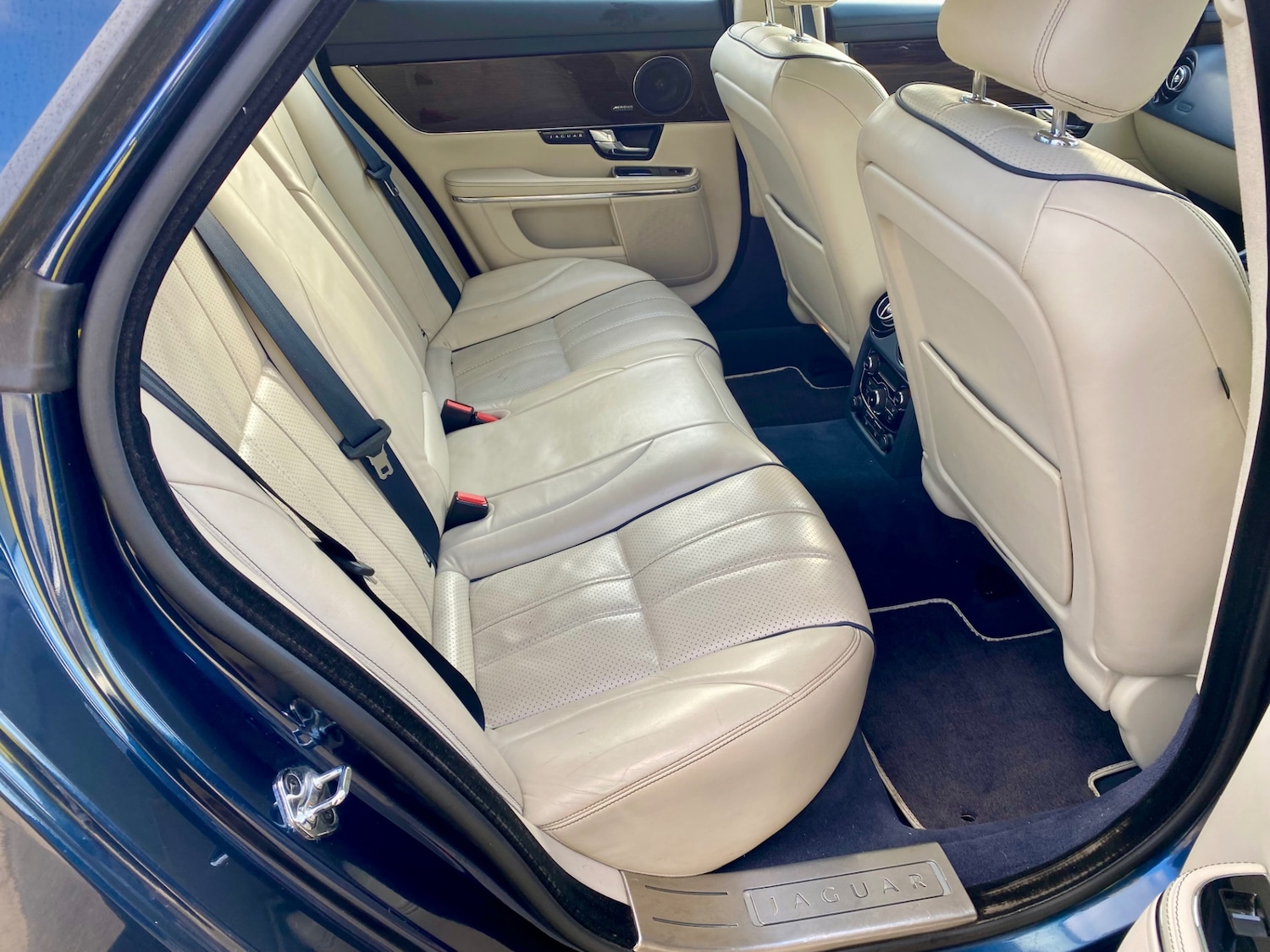 Used Jaguar XJ 2012 for sale - 76985228: Photo 11