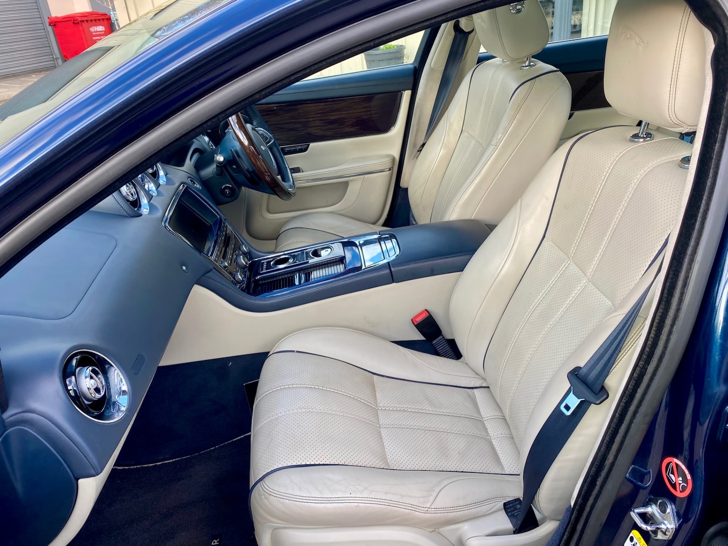 Used Jaguar XJ 2012 for sale - 76985228: Photo 12