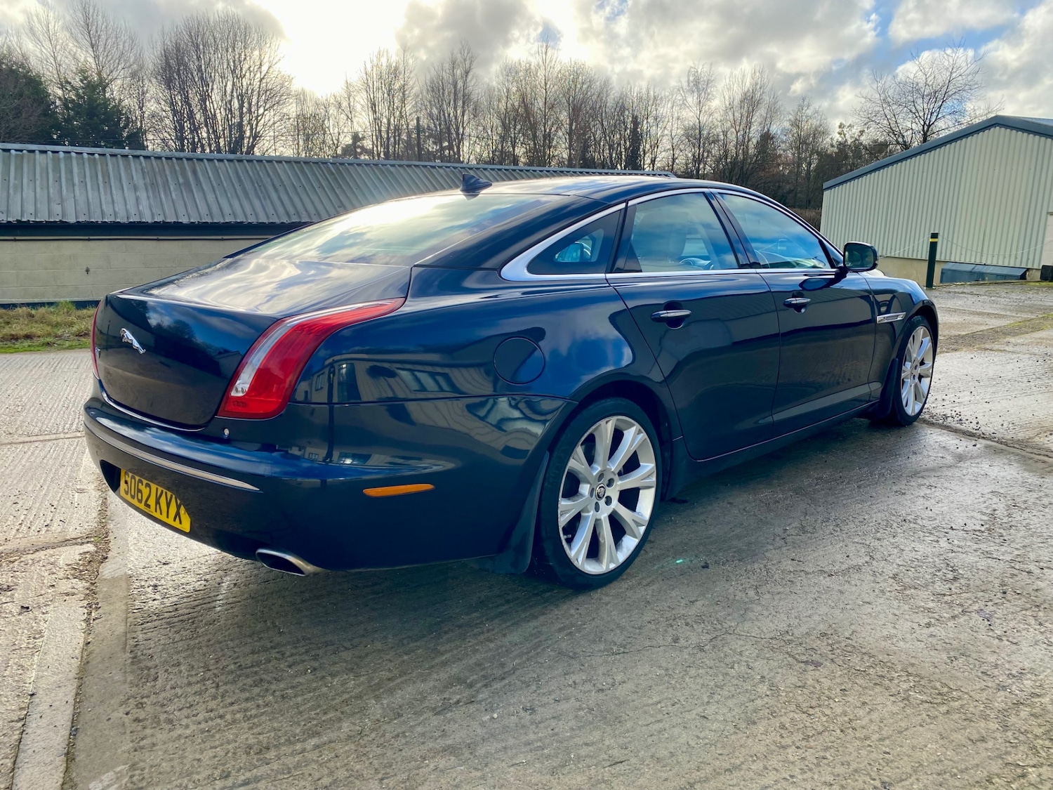 Used Jaguar XJ 2012 for sale - 76985228: Photo 5