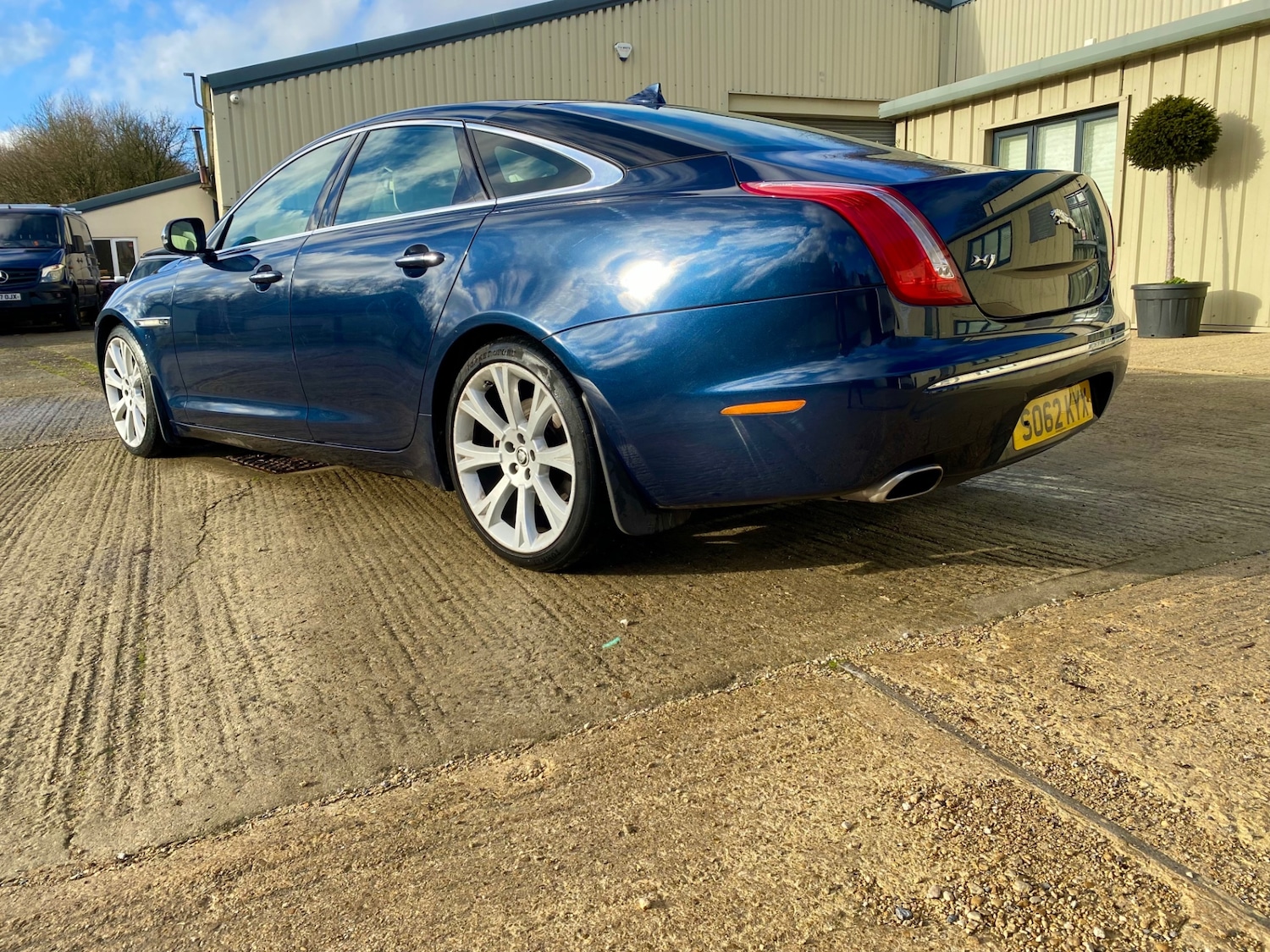 Used Jaguar XJ 2012 for sale - 76985228: Photo 7