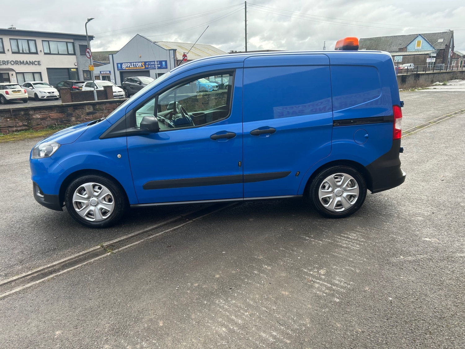 Used Ford Transit Courier 2019 for sale - 77774688: Photo 2