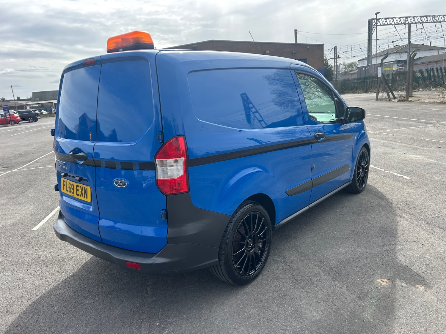 Used Ford Transit Courier 2019 for sale - 78026200: Photo 3