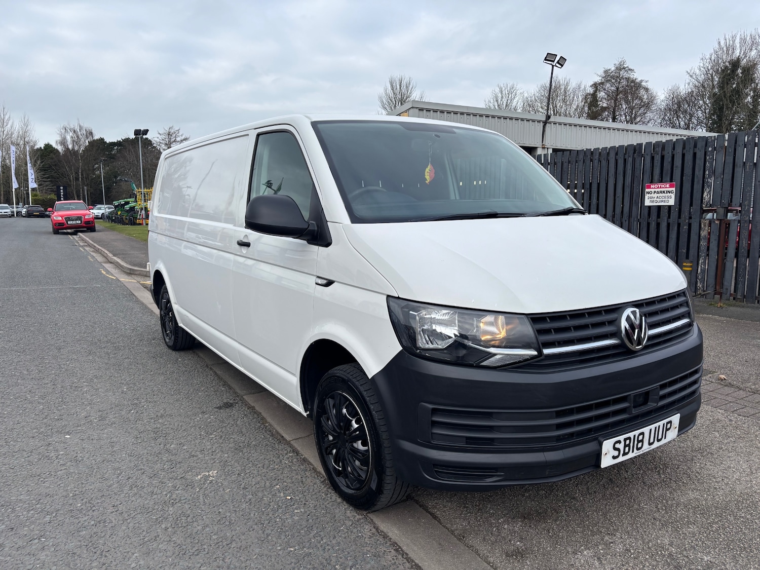 Used Volkswagen Transporter 2018 for sale - 77629855: Photo 3