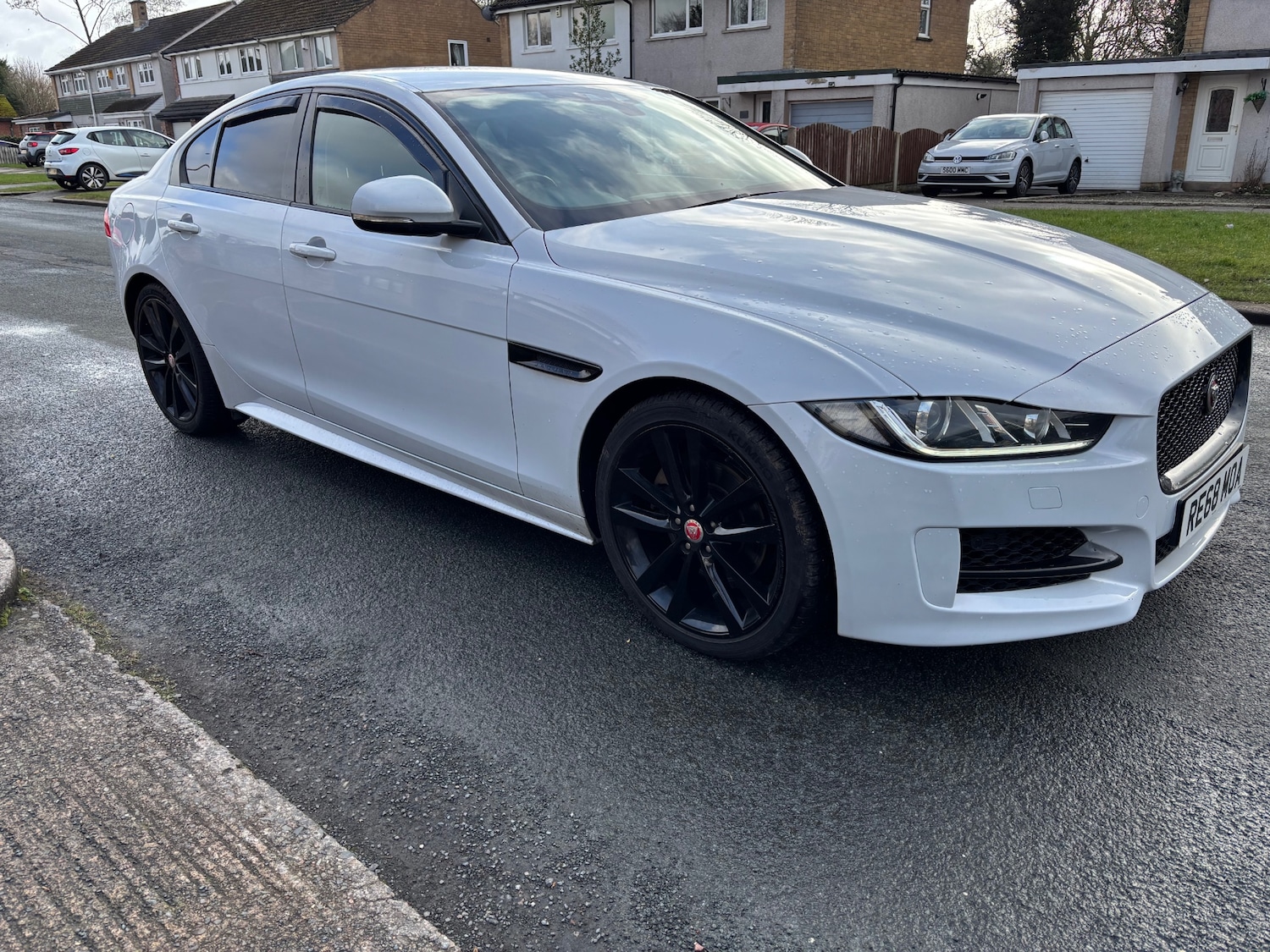 Used Jaguar XE 2018 for sale - 77617163: Photo 3