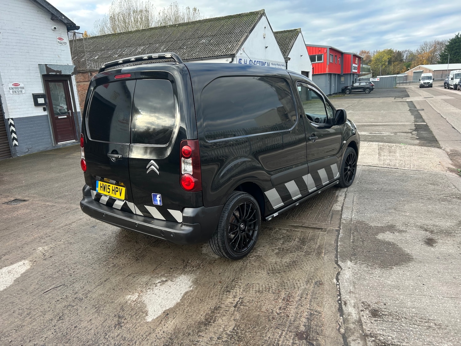 Used Citroen Berlingo 2015 for sale - 76504906: Photo 2