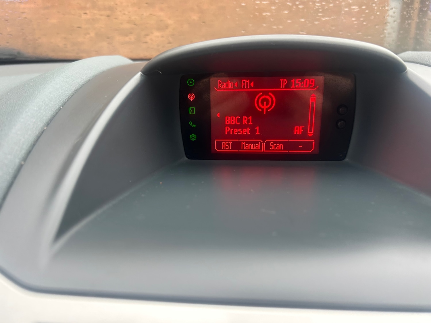 Used Ford Fiesta 2010 for sale - 77998720: Photo 10